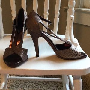 Beautiful Heels! Never been worn!